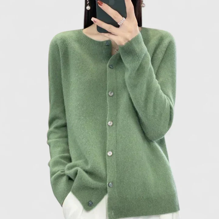Lyxandria - Comfortable Cardigan